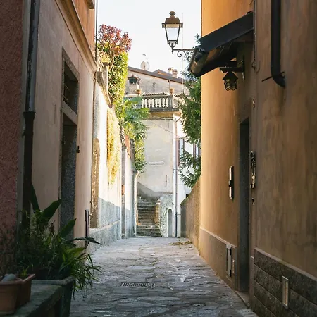 Il Cortiletto Free Taxi From To Train Station Fiumelatte